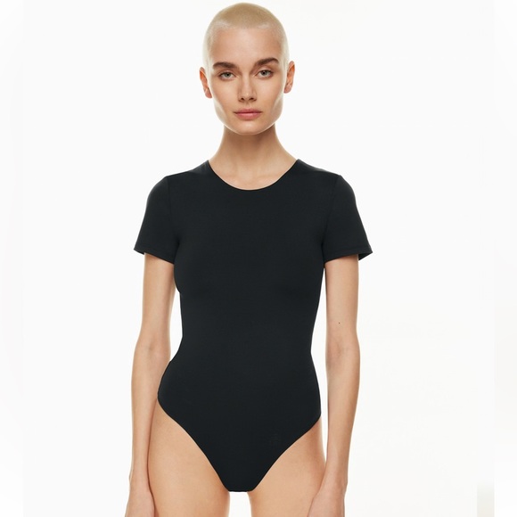 Tops - Babaton Contour Crew Shortsleeve Bodysuit / Size M